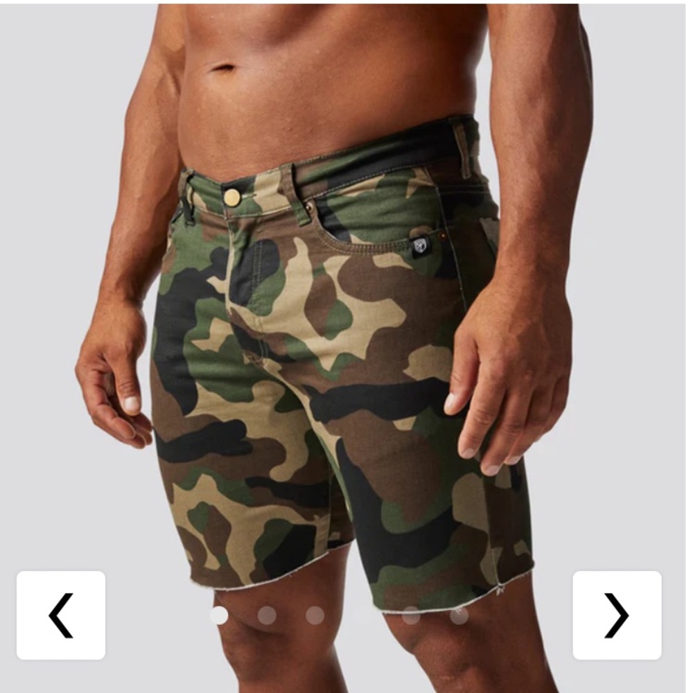 Like new Born Primitive Camo Jorts. Mens size medium.
